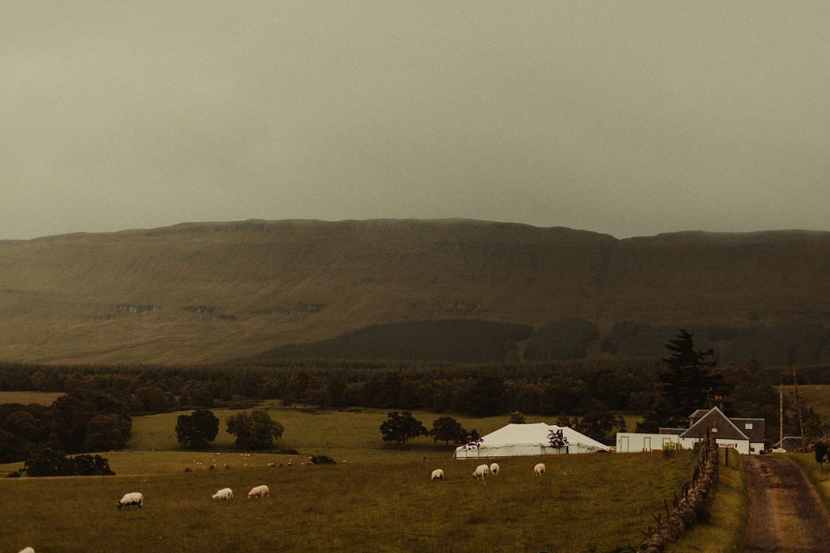 Rustic Farm weddings - UK wedding photographer 10 diy rustic farm wedding (10)